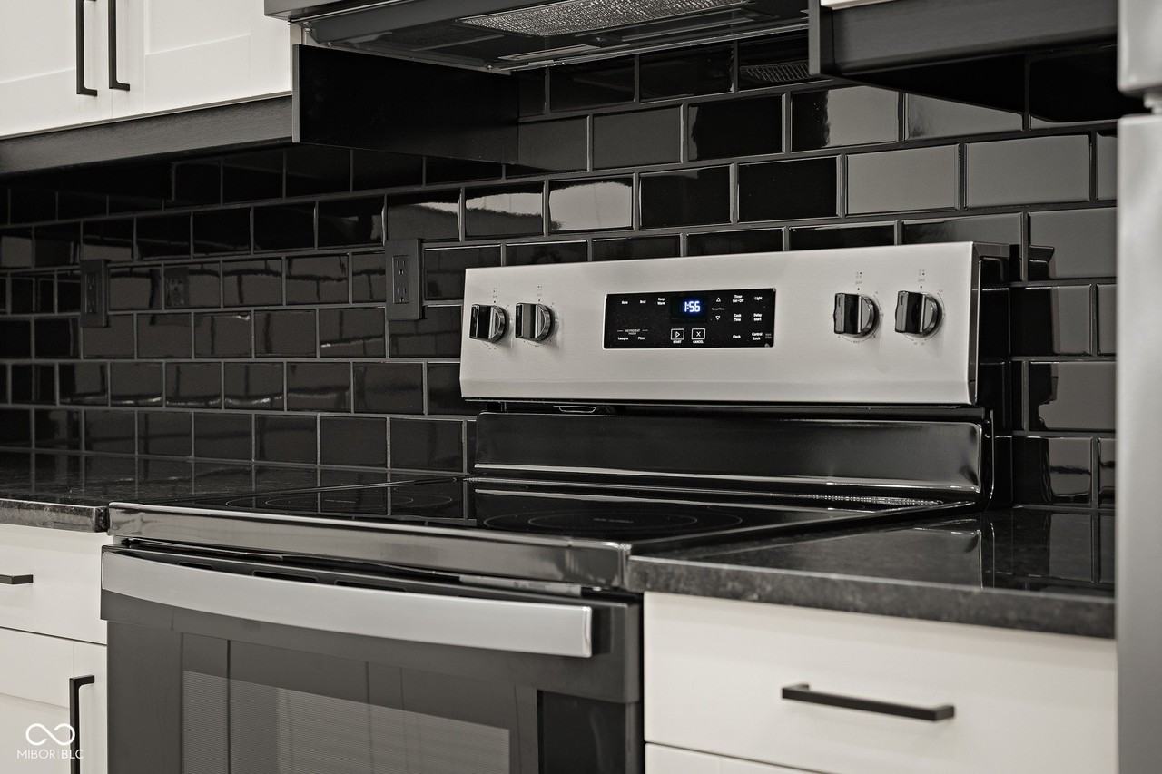 1013 14th St - Photo 3 of 25