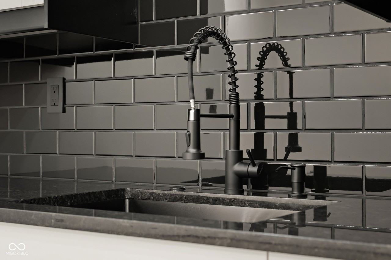 1013 14th St - Photo 4 of 25