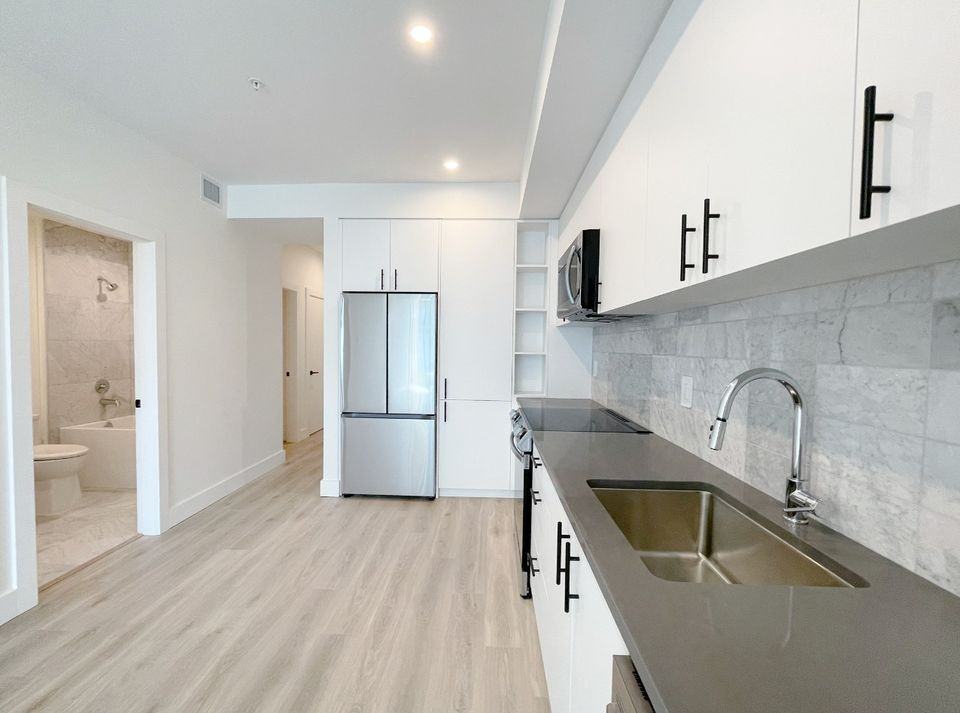 1456 Johnston Road #302 - Photo 3 of 11