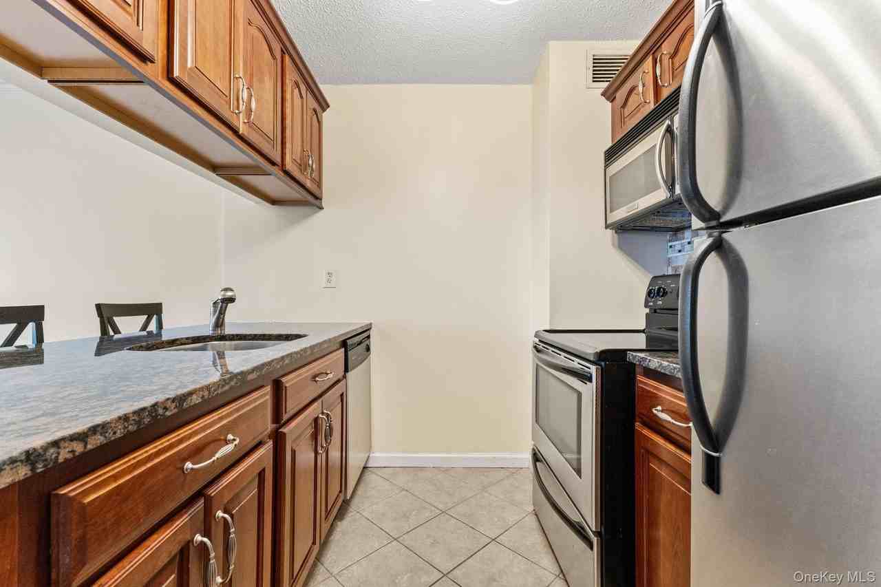 25 Rockledge Ave Apt 714 - Photo 5 of 33