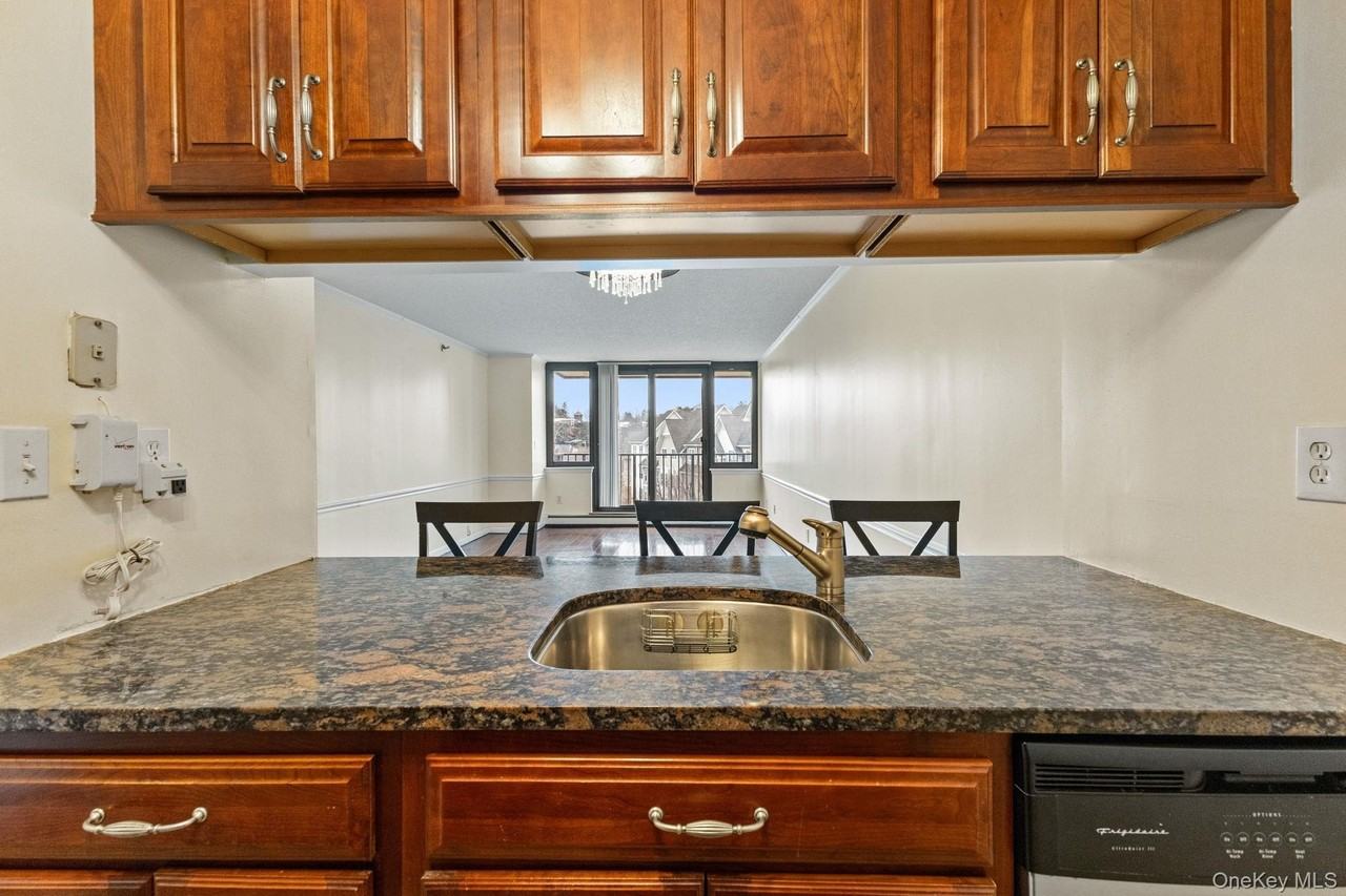 25 Rockledge Ave Apt 714 - Photo 7 of 33