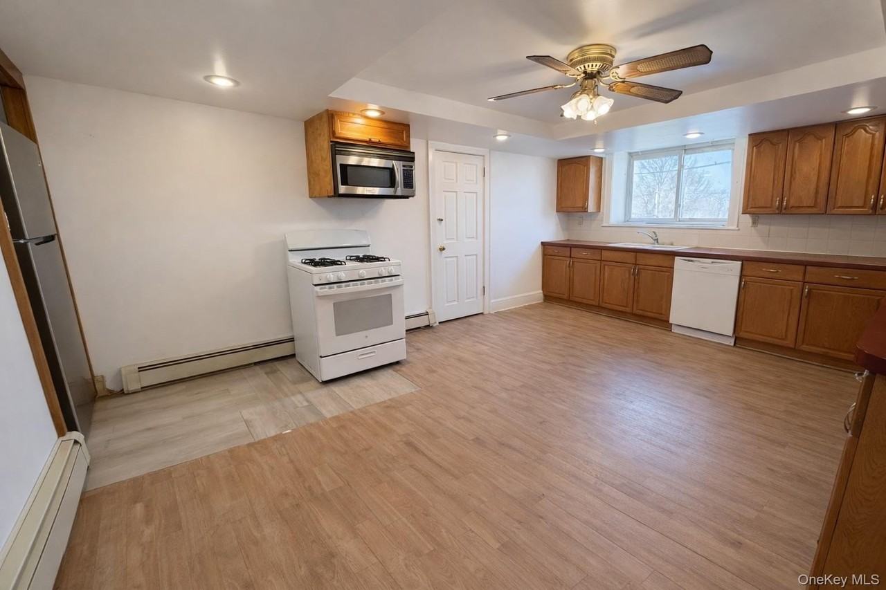 25 Fremont St Unit Bsmt - Photo 7 of 10