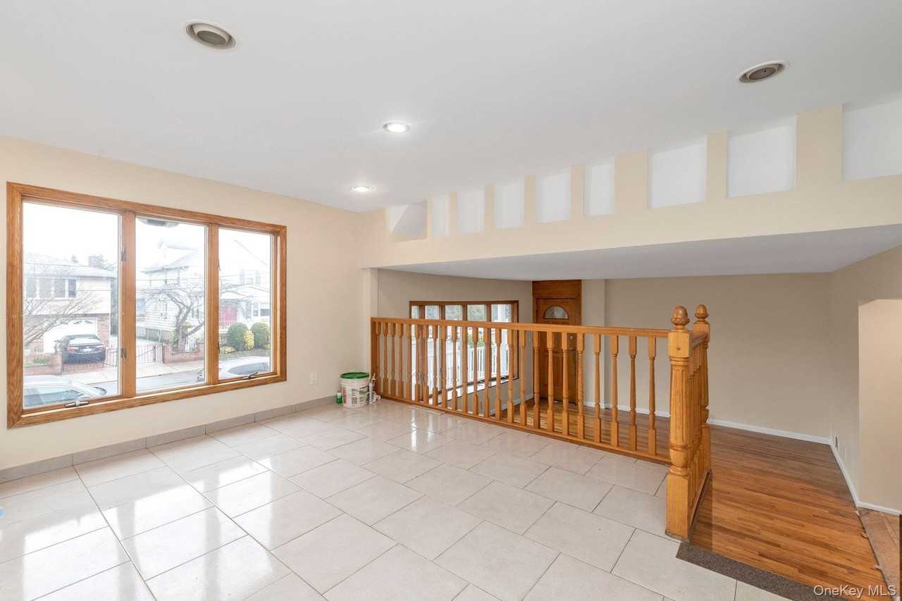 295 Plain Court unit: Right - Photo 4 of 17