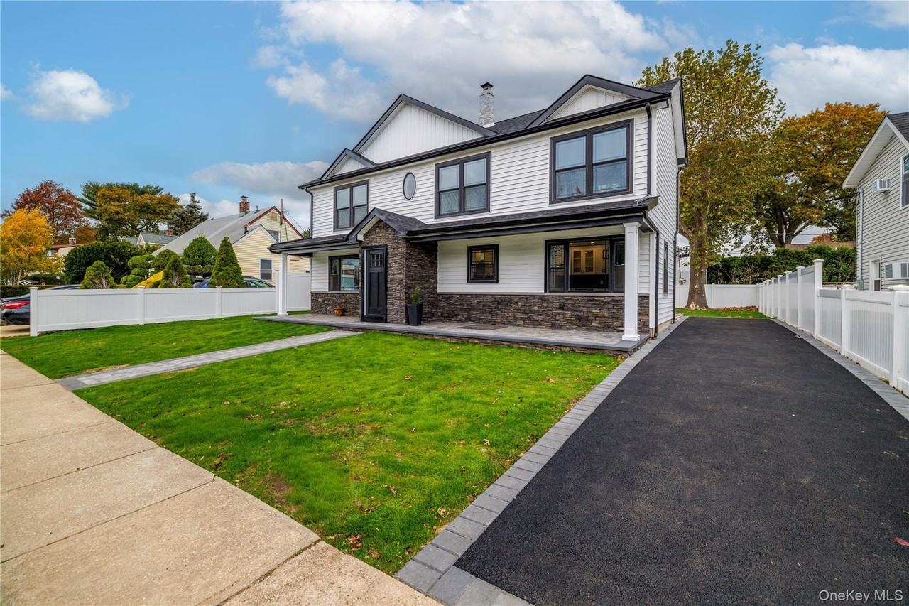 38 Heather Ln - Photo 2 of 32