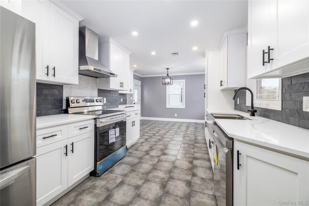 38 Heather Ln - Photo 4 of 32