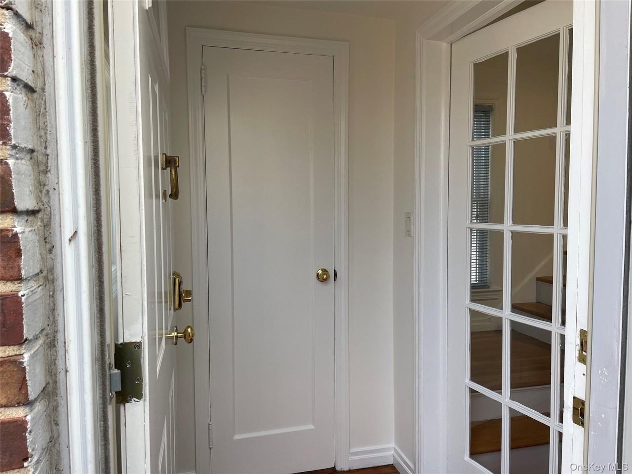 8 Cameron Ln - Photo 2 of 33