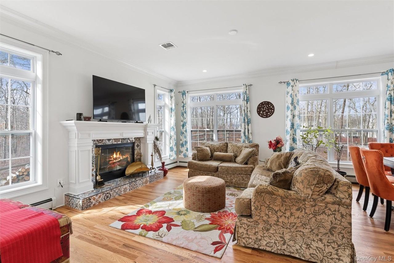 16 Gateway Ct - Photo 4 of 30