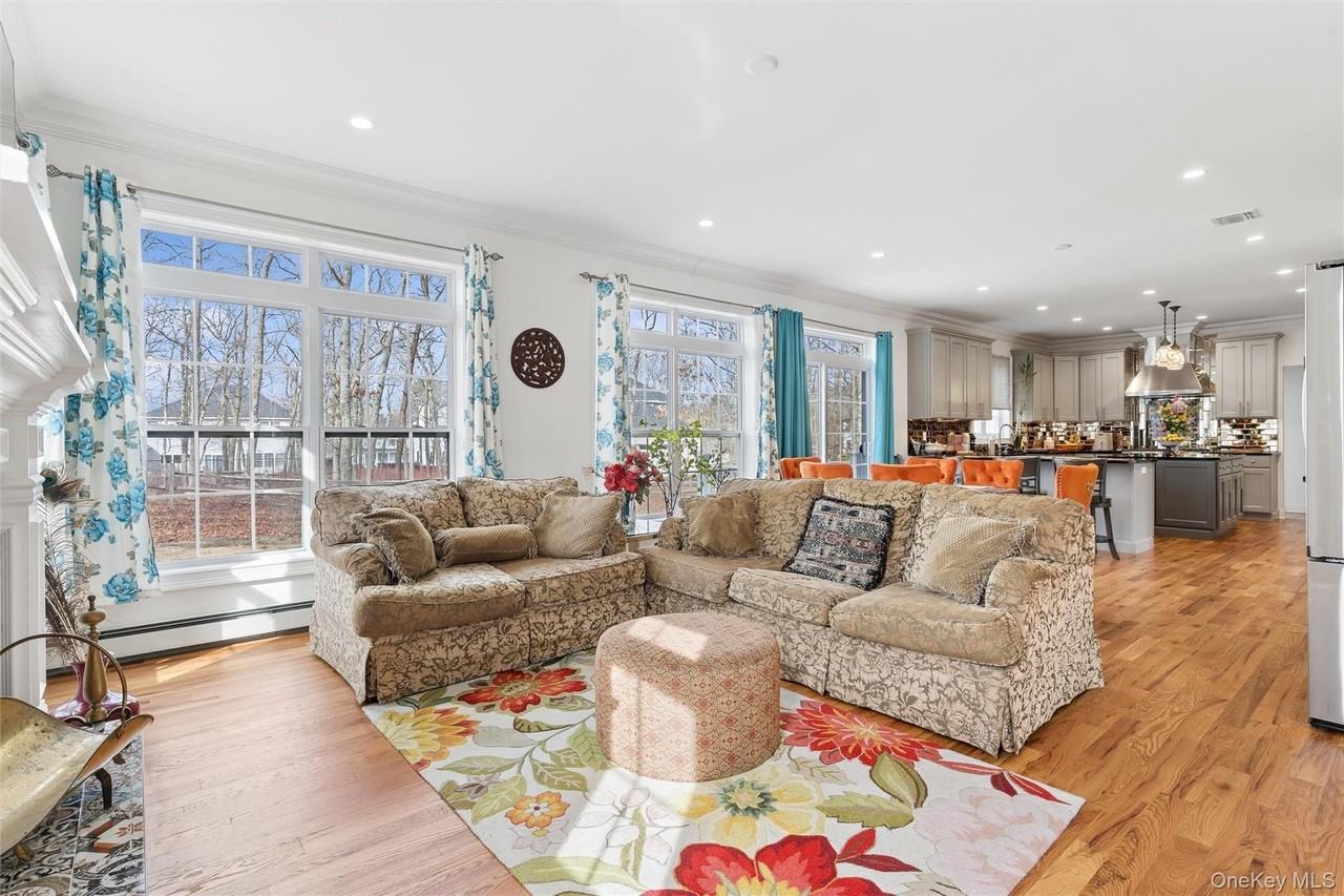 16 Gateway Ct - Photo 7 of 30