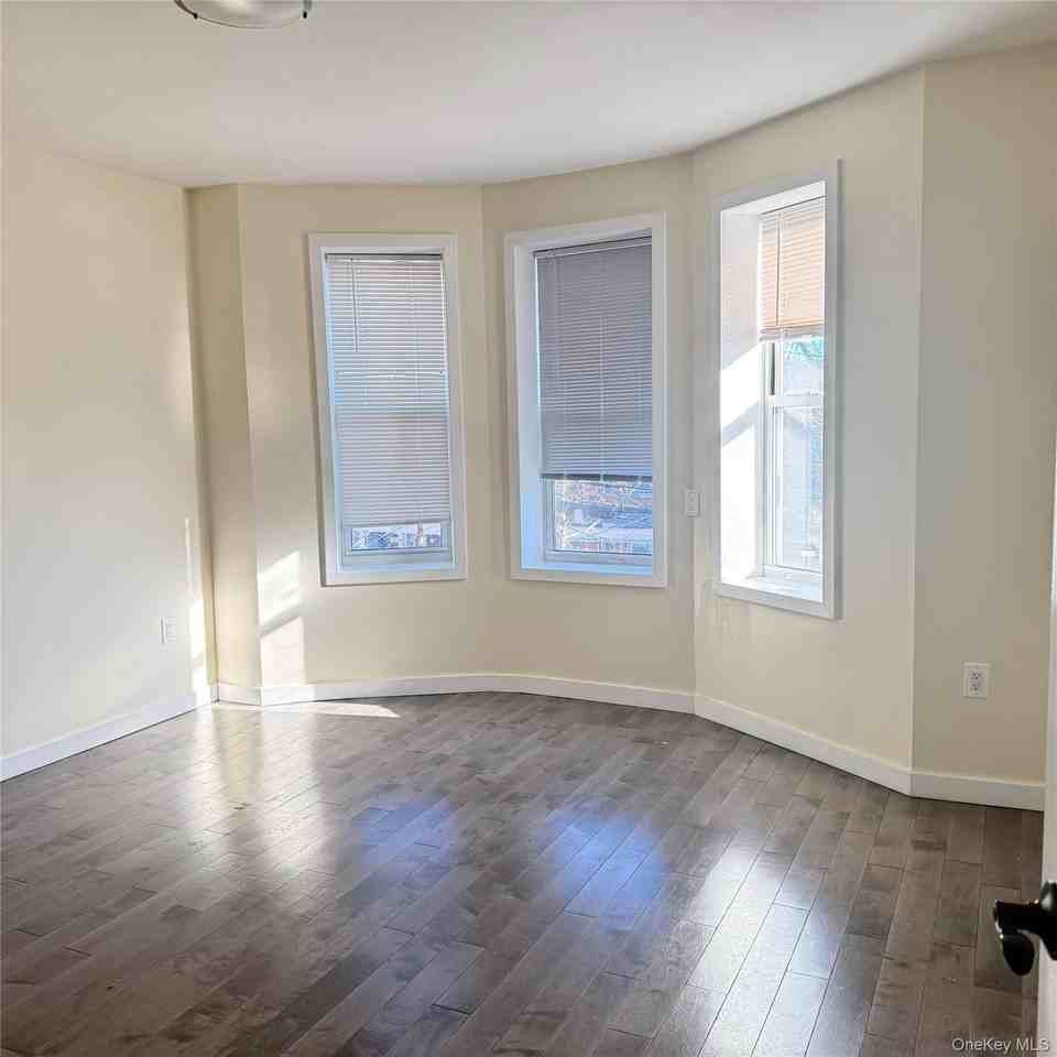 7619 85th Dr Unit 2 - Photo 2 of 6