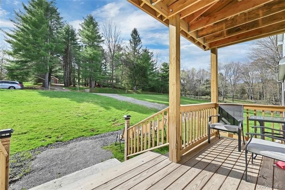 362 Rose Rd - Photo 5 of 36