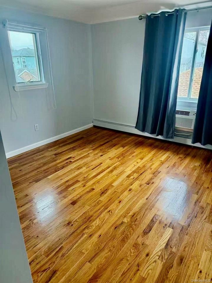 6126 173rd St - Photo 5 of 5