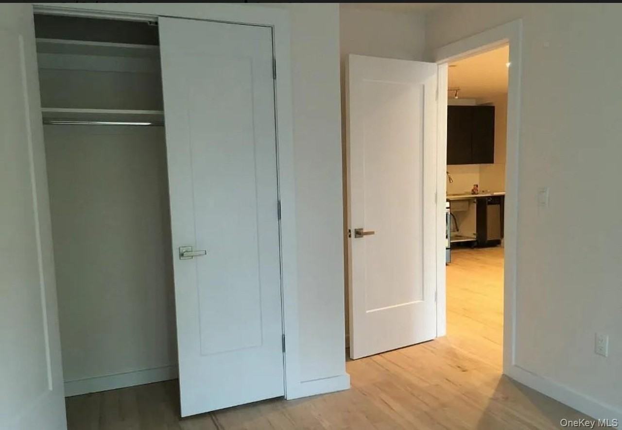 103 Varet St Unit 2r - Photo 5 of 12