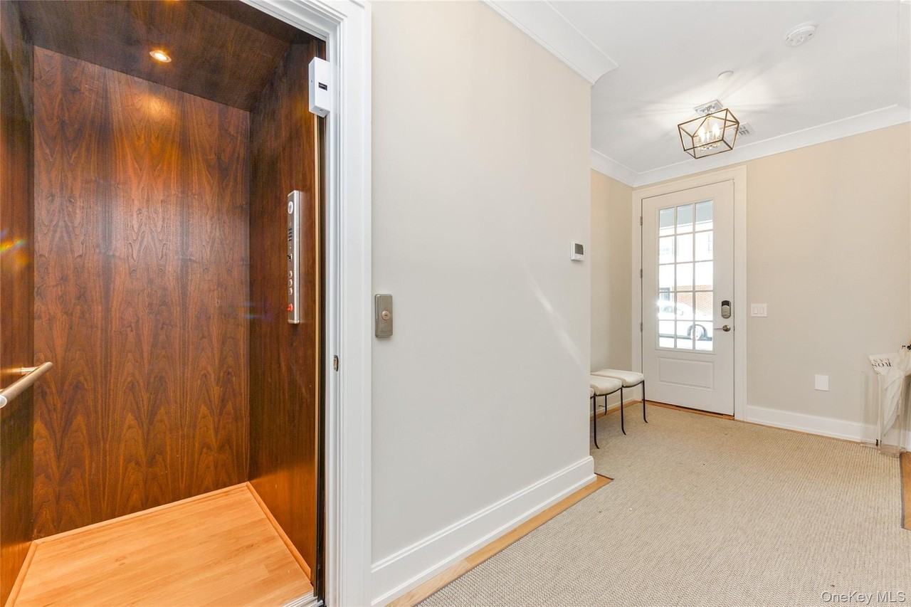 601 Grist Mill Cir Unit 601 - Photo 3 of 30