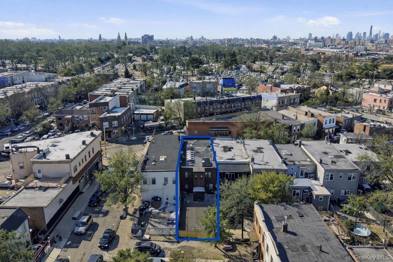 6089 54th St 2nd Fl - Photo 2 of 10