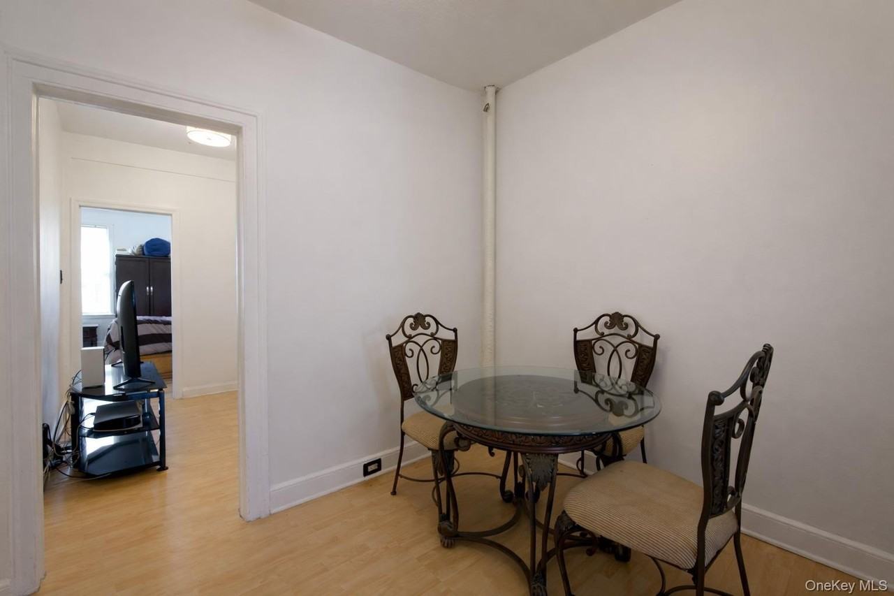 6089 54th St 2nd Fl - Photo 6 of 10