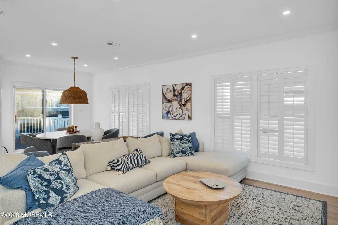 29 4th Ave - Photo 4 of 35