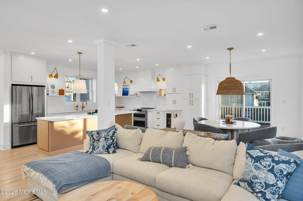 29 4th Ave - Photo 6 of 35