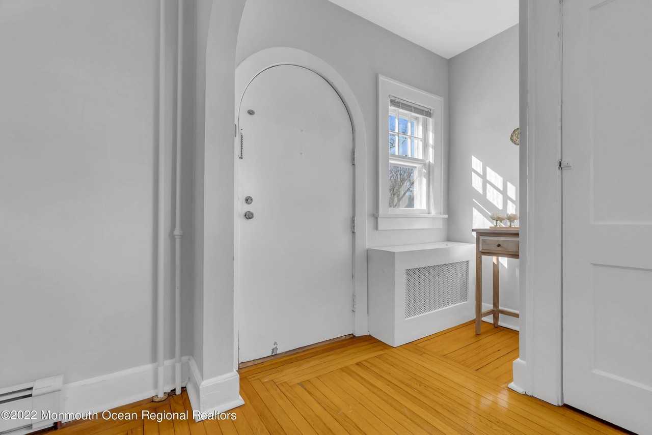 102 Dixon Ave - Photo 4 of 35