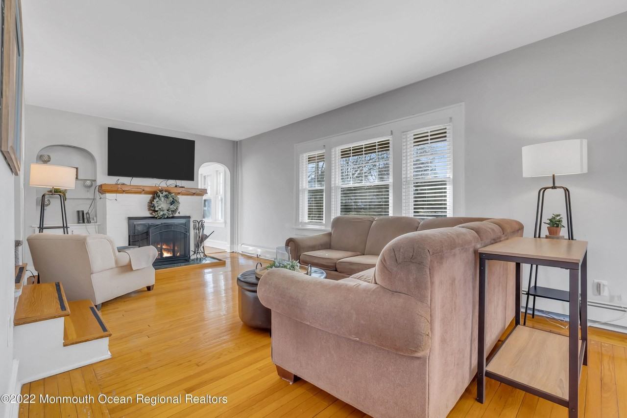 102 Dixon Ave - Photo 7 of 35