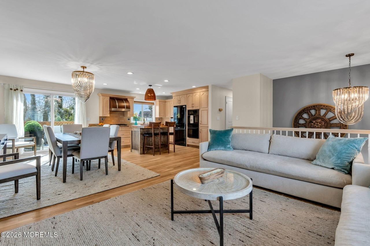 2412 Homestead Ave - Photo 4 of 44