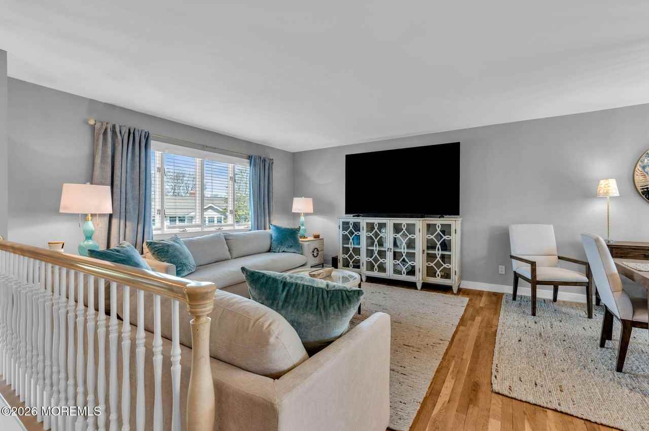 2412 Homestead Ave - Photo 7 of 44