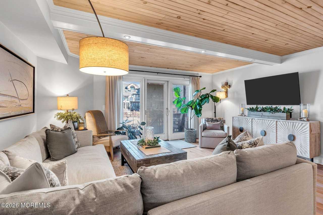 119 119 Ashley Avenue - Photo 7 of 35