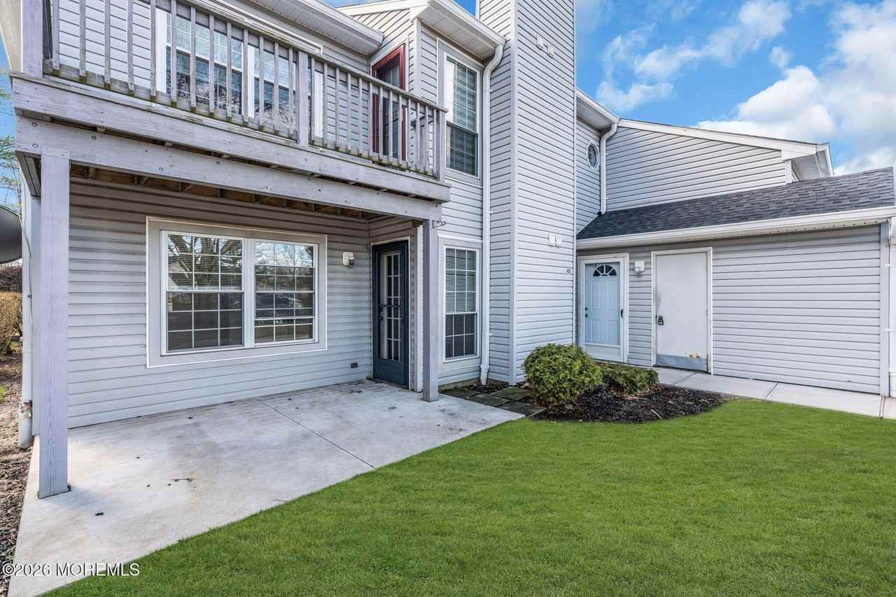 435 Hancock Pl - Photo 2 of 16