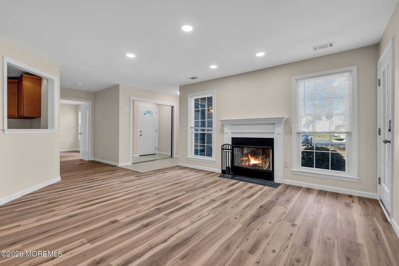 435 Hancock Pl - Photo 4 of 16