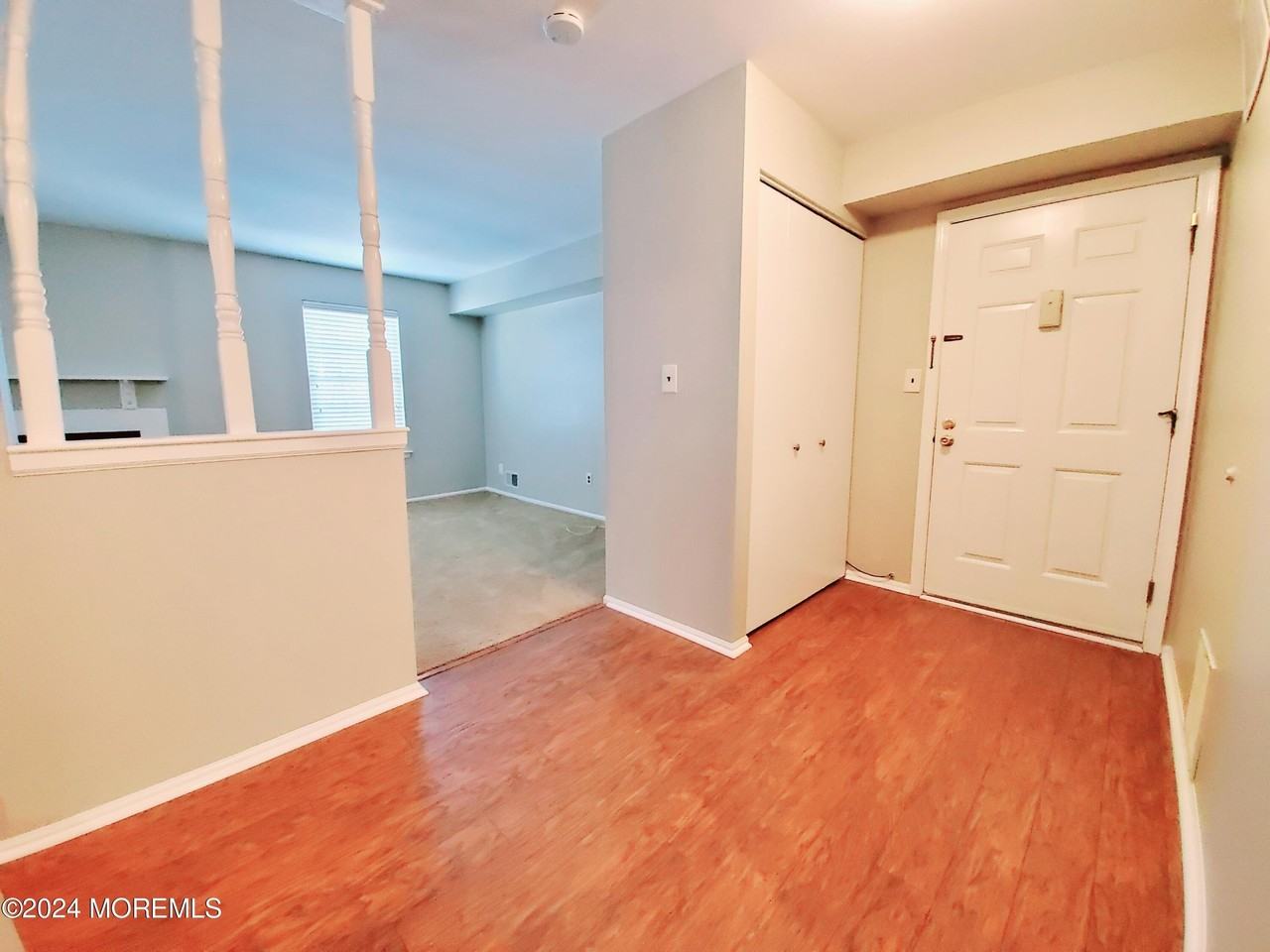 912 Wellington Pl - Photo 5 of 29