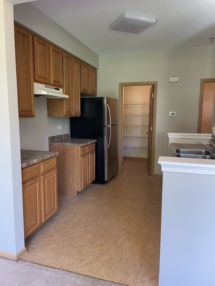 160 Concord Dr S Unit 160 - Photo 3 of 20