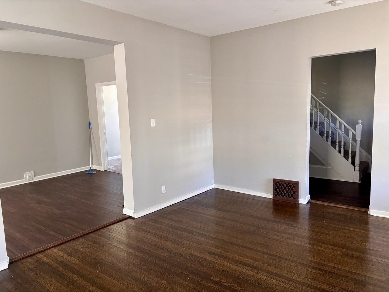 620 Oneida St - Photo 6 of 10