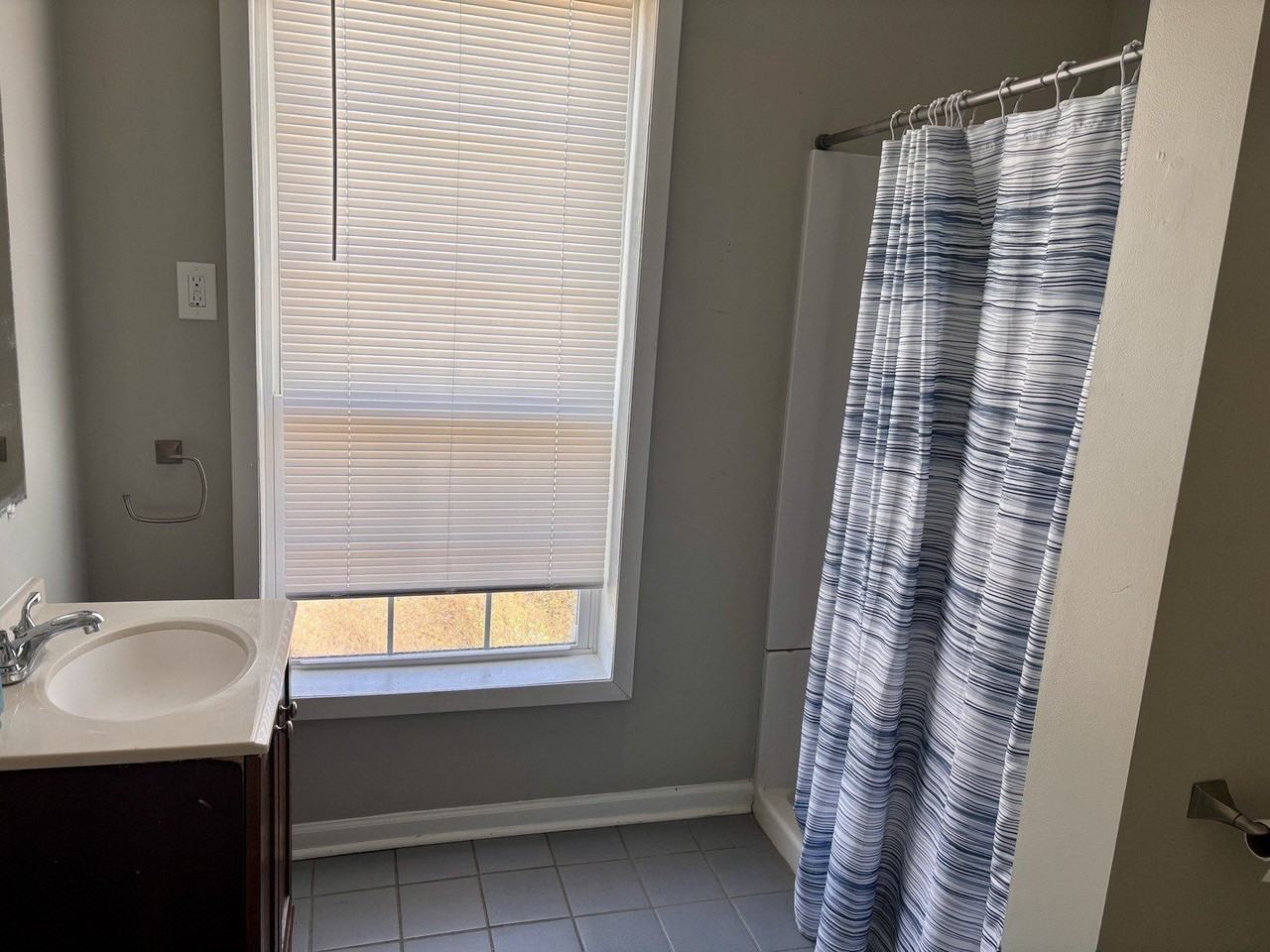 620 Oneida St - Photo 7 of 10