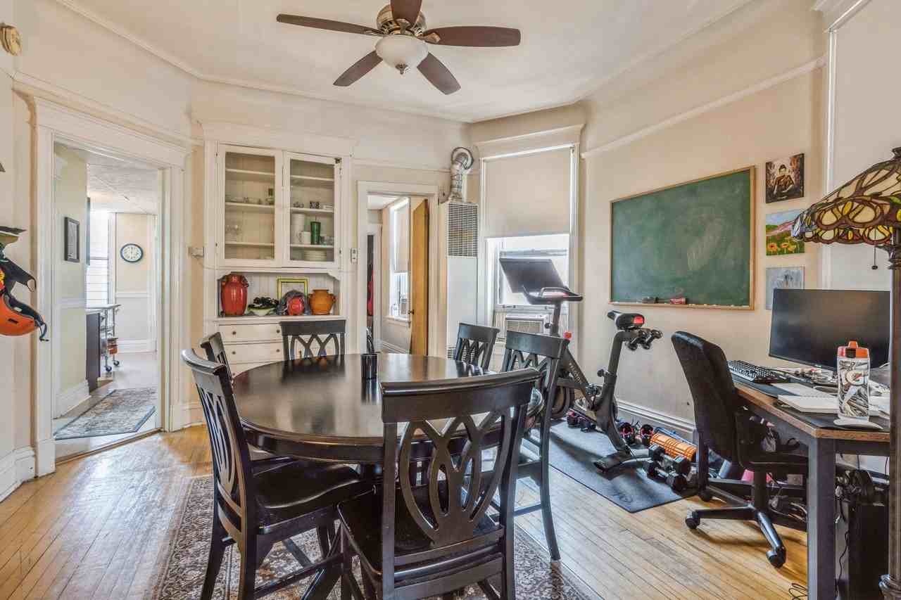 3140 N Kenmore Ave Apt 3 - Photo 5 of 11