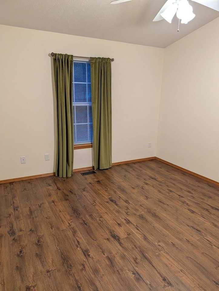 1001 Wartburg Dr - Photo 5 of 20