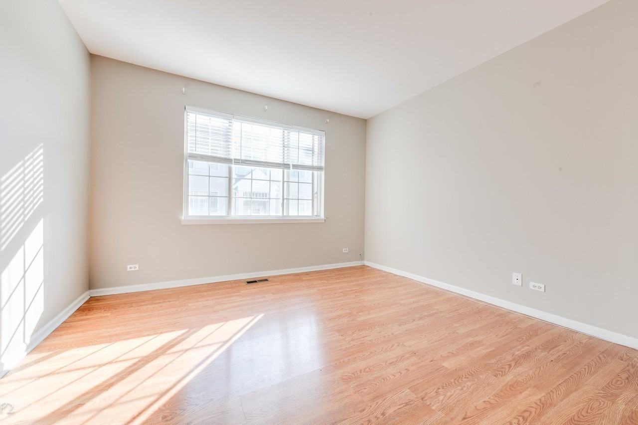 3377 Ravinia Cir - Photo 4 of 22