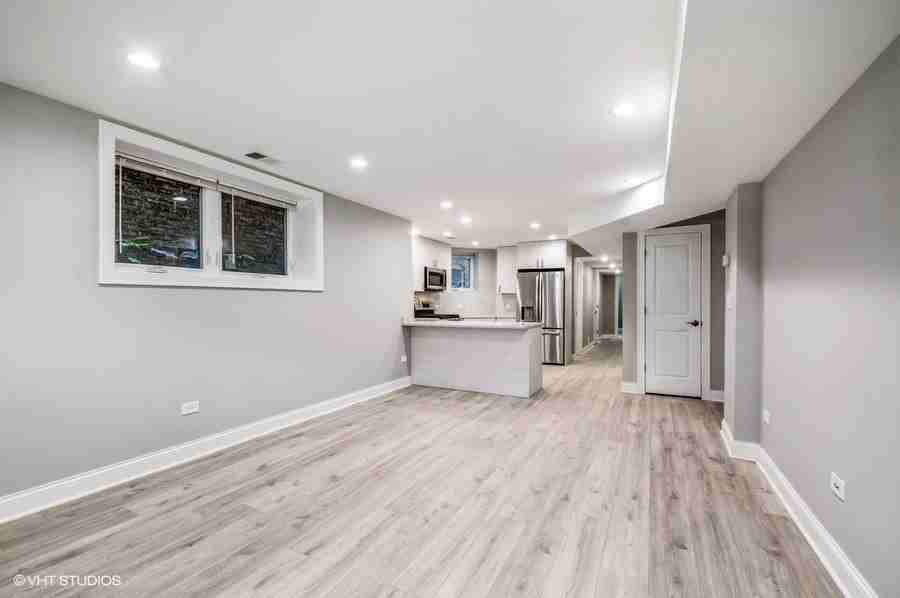 5915 N Artesian Avenue unit: Gdn - Photo 7 of 13