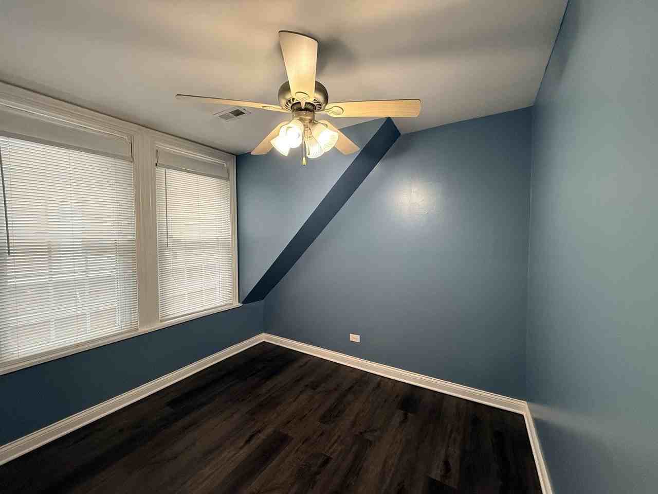 1622 W Berwyn Ave Apt 2 - Photo 4 of 11