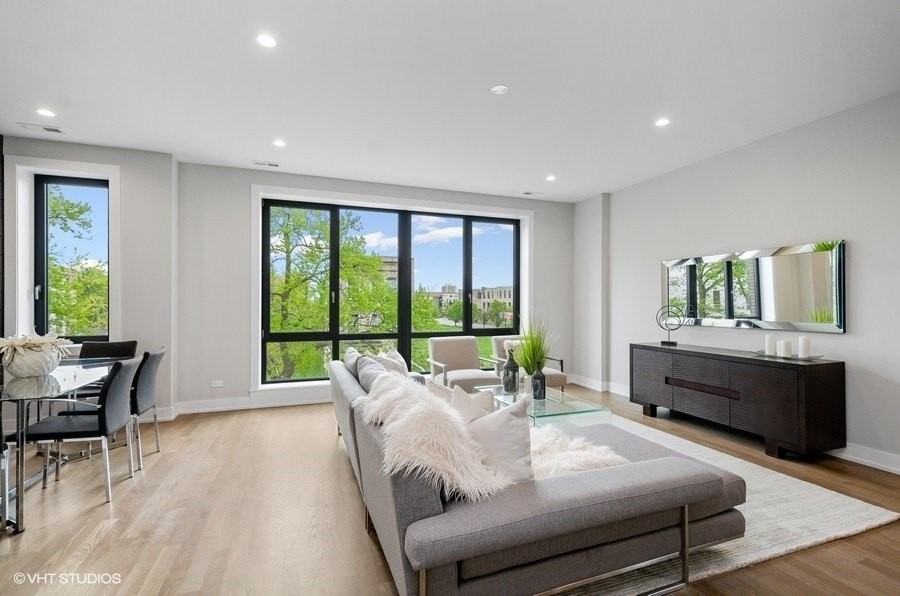 6242 S Greenwood Ave #4S - Photo 2 of 20