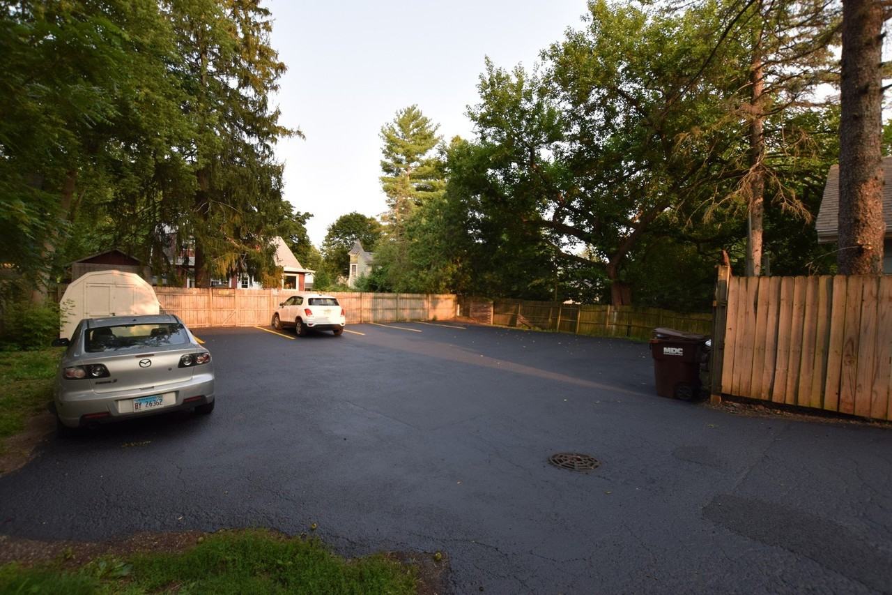 321 S Jefferson St Unit 0 - Photo 3 of 19