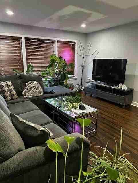 1617 W Glenlake Ave Apt 1w - Photo 3 of 12