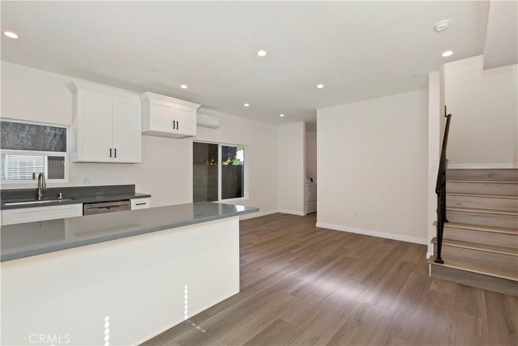 3657 Mountain View Ave - Photo 2 of 26