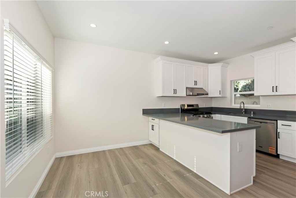 3657 Mountain View Ave - Photo 7 of 26