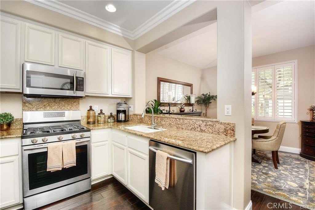 9 Whitworth St - Photo 4 of 21