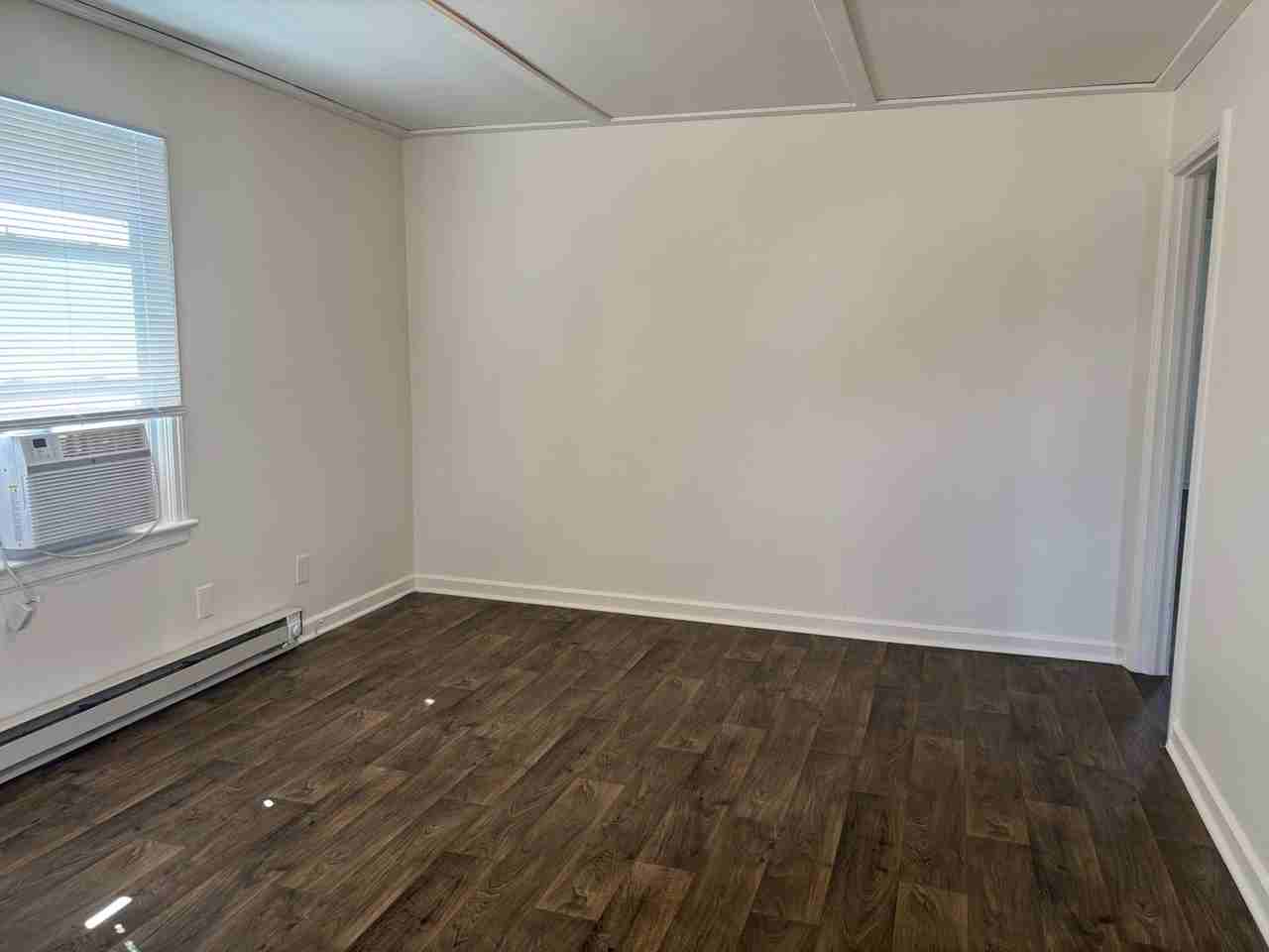 1512 Sloan St - Photo 3 of 14