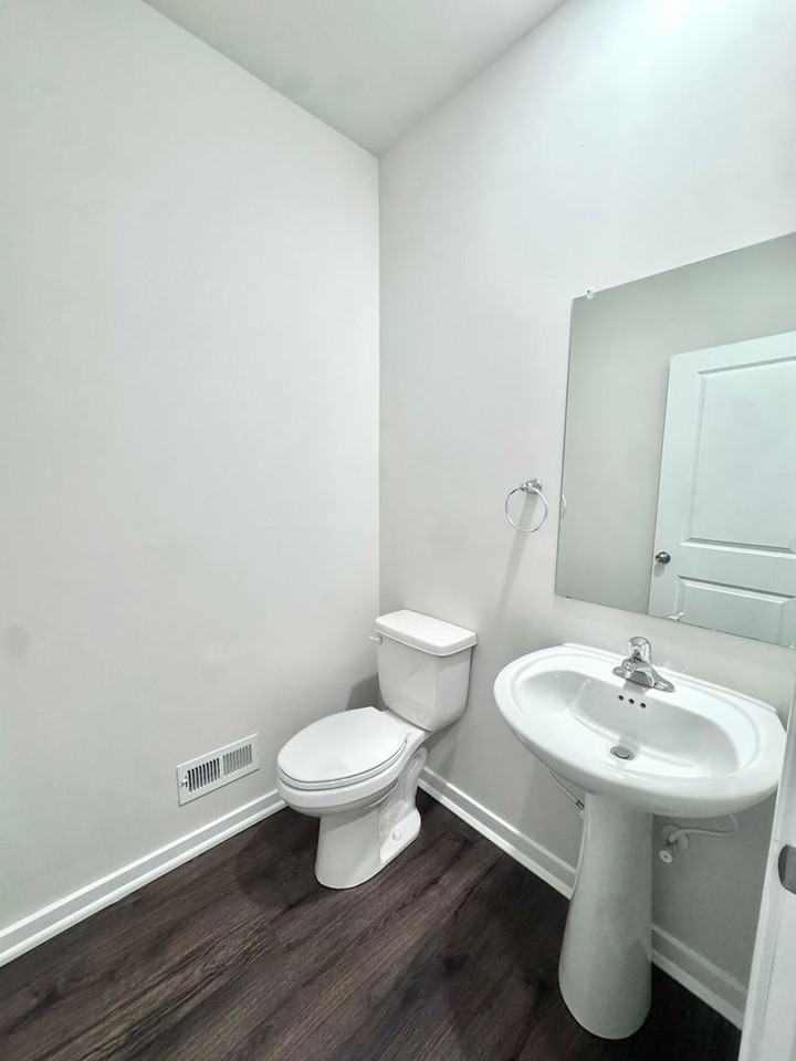 7512 Clayton Ave - Photo 3 of 34