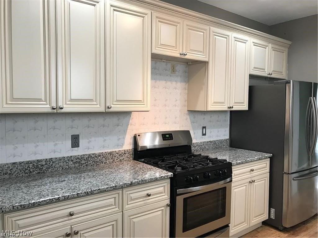 600 Literary Rd Unit Up - Photo 5 of 15