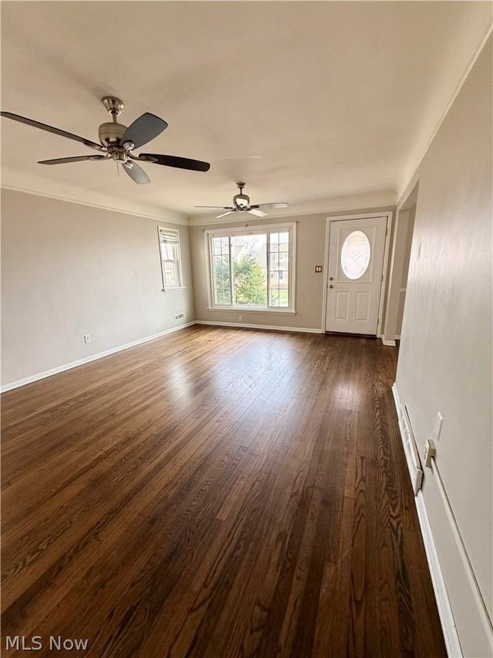 3023 Torrington Ave - Photo 6 of 17