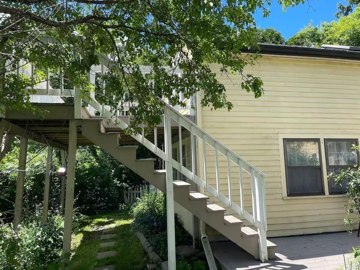 172 Northwest St #C - Photo 4 of 11