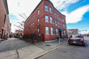 featured image of 97 Bridge St #9