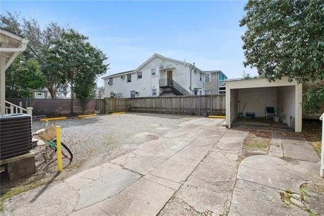 7710 Plum St - Photo 2 of 15